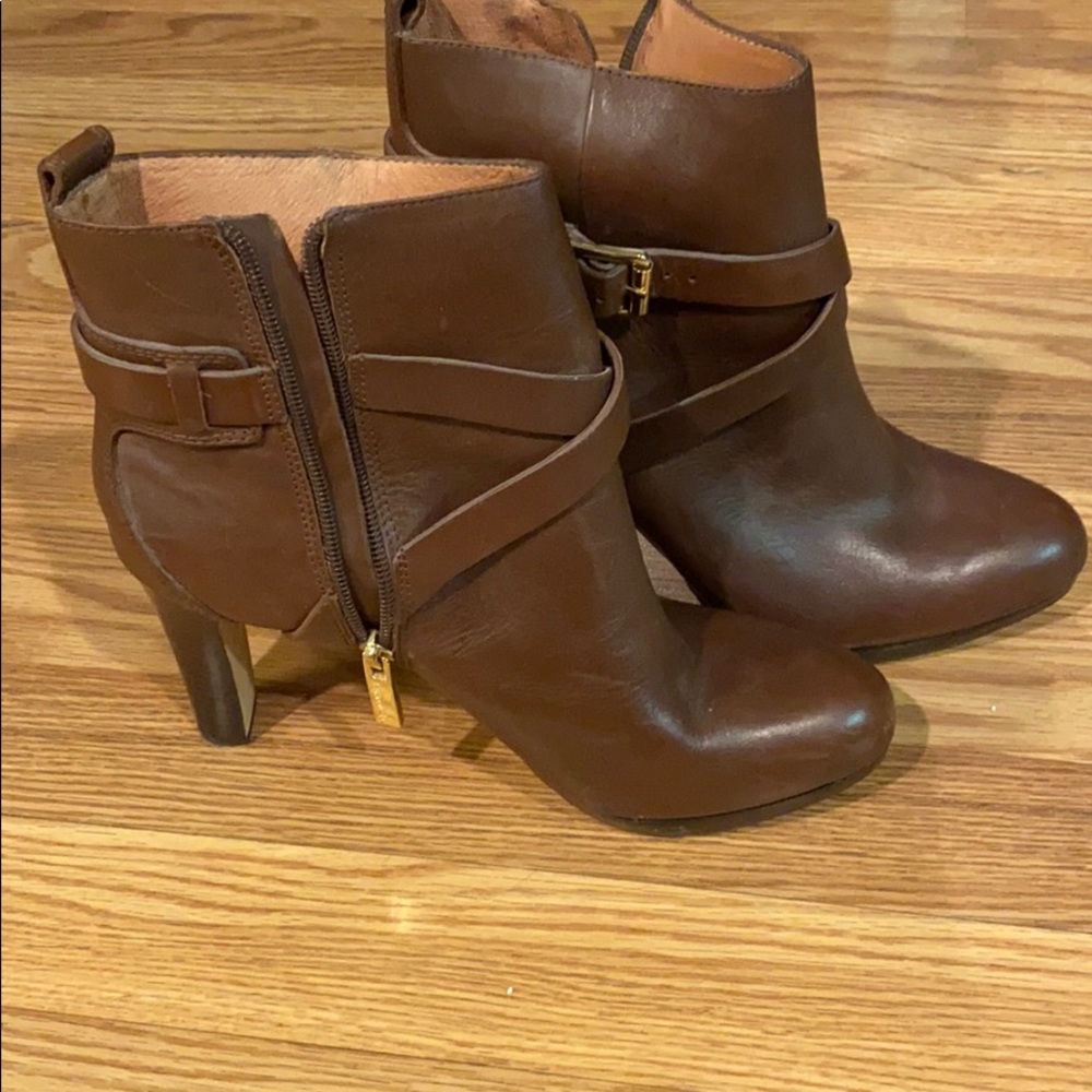 Brown Vince Camuto Heels - Picture 1 of 2